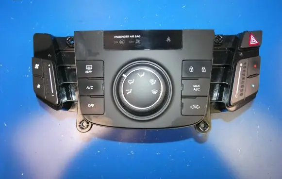 Hyundai i40 Climate control unit 97250-3ZRC0 C200345210A 1305290909