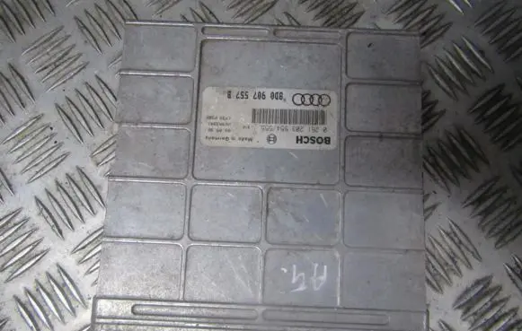 Audi A4 S4 B5 8D Engine control unit/module 8D0907557B 0261203554