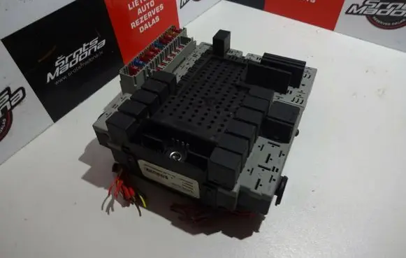 Volvo S80 Fuse module 9494342