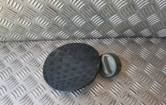 Toyota Corolla Verso AR10 Fuel tank cap