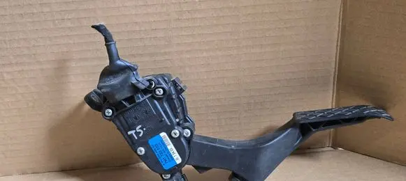 Volkswagen Transporter - Caravelle T5 Accelerator throttle pedal 7H1723503 6PV00849502