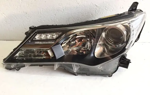 Toyota RAV 4 (XA40) Headlight/headlamp