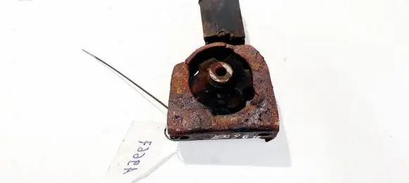 Engine mount bracket