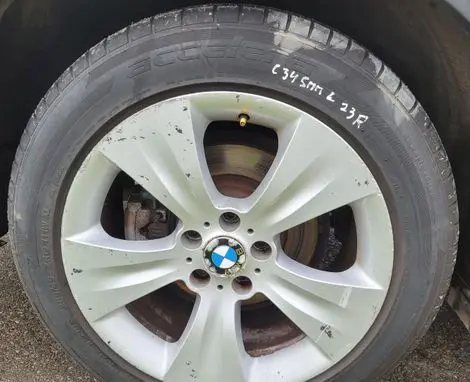 BMW X5 E70 R19 summer tire 
