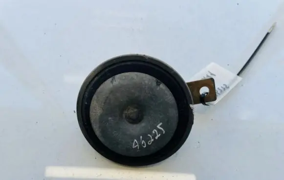 Mitsubishi Carisma Horn signal 002952
