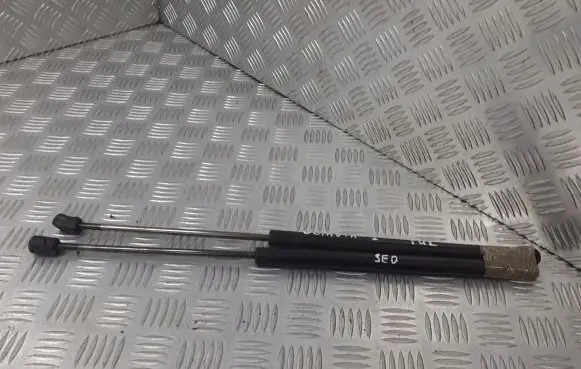 Skoda Octavia Mk1 (1U) Tailgate/trunk/boot tension spring 