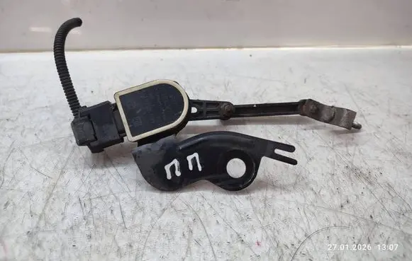 Mercedes-Benz S W222 Air suspension front height level sensor A2229050503
