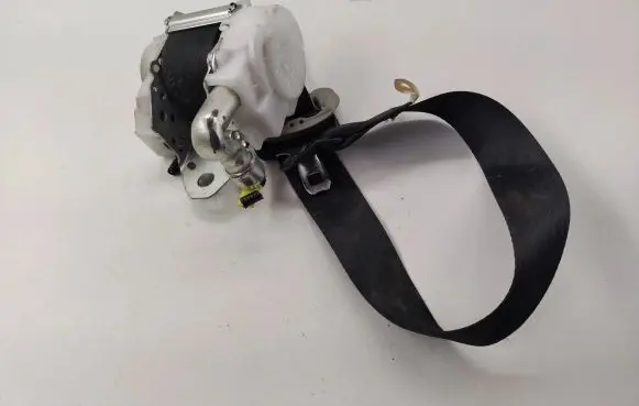 Lexus IS 220D-250-350 Front seatbelt