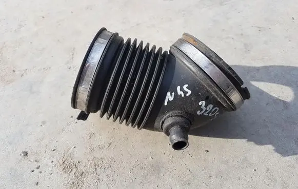 BMW 3 E90 E91 Air intake hose/pipe 7555289