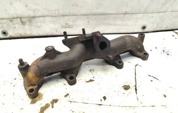 Audi A4 S4 B5 8D Exhaust manifold 028233038A