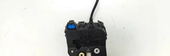 Ford Mondeo Mk III Tailgate/trunk/boot lock/catch/latch F43102AE C7G0A 02111