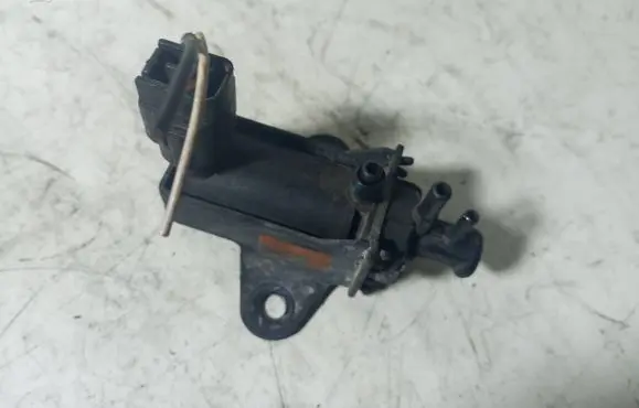Toyota Avensis T250 Turbo solenoid valve 2581927050