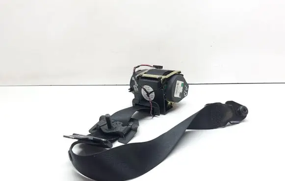 BMW 7 E65 E66 Front seatbelt 8266744 561148401