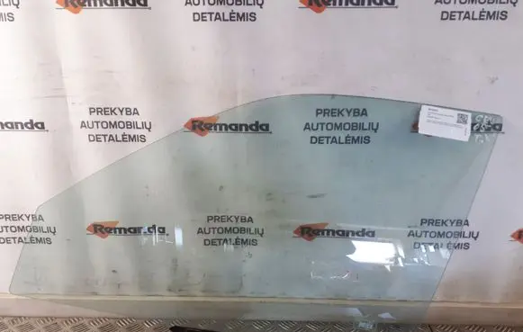 Honda CR-V Front door window glass four-door