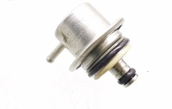 Volkswagen Golf IV Fuel pressure regulator 036133035A
