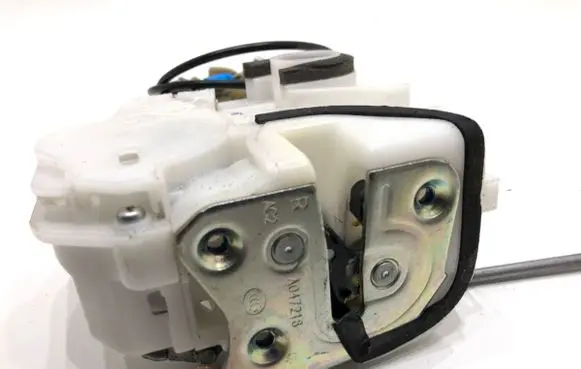 Mitsubishi Outlander Front door lock 