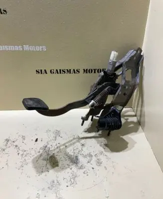 Saab 9-5 Clutch pedal 