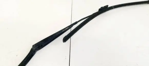 Skoda Octavia Mk2 (1Z) Front wiper blade arm 1Z1955409