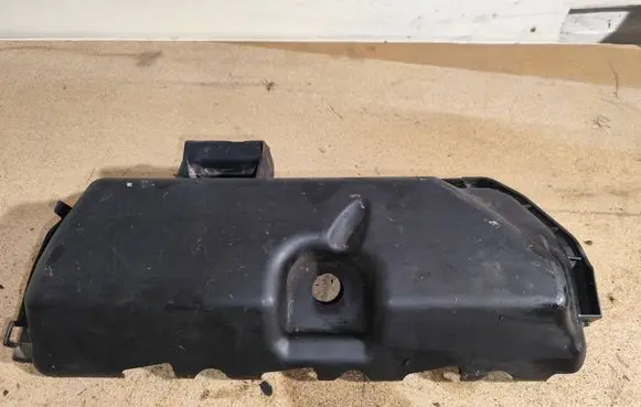 Engine cover (trim)