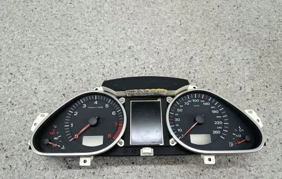 Audi A6 S6 C6 4F Speedometer (instrument cluster)