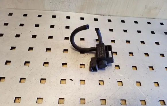Audi A3 S3 8L Vacuum valve 037906283A