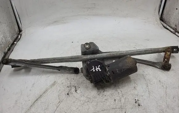 Audi A4 S4 B5 8D Front wiper linkage and motor 