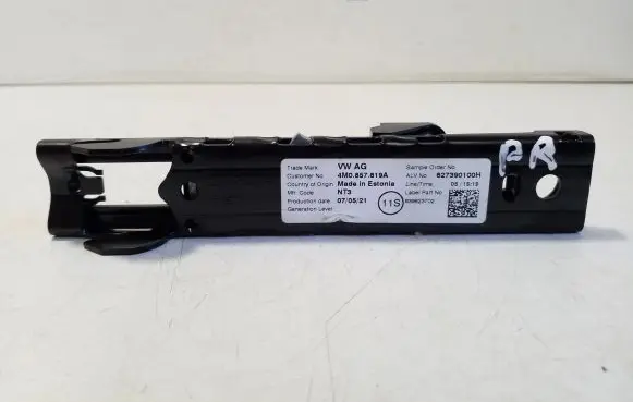Audi e-tron Seat belt adjustment rail 4M0857819A