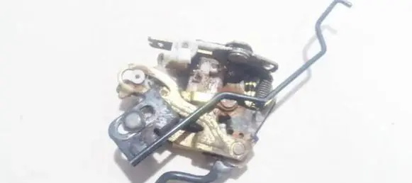 Hyundai Lantra I Front door lock