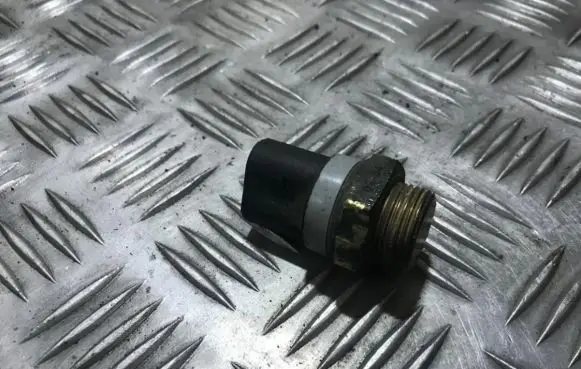 Coolant temperature sensor