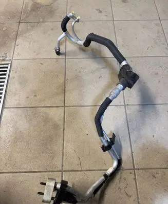 Coolant pipe/hose