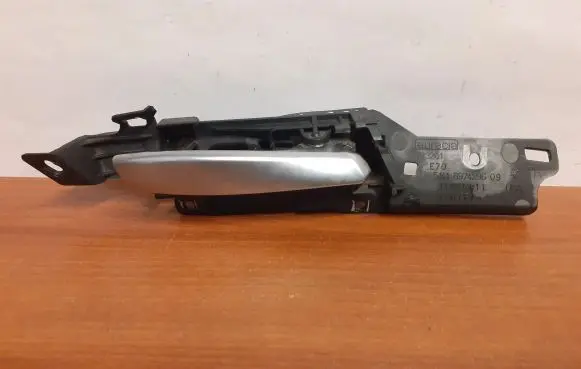 BMW X5 E70 Front door interior handle 6974296 10905