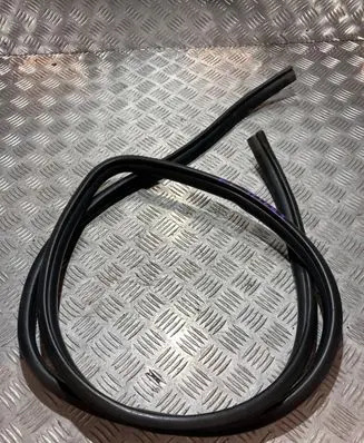 Toyota Hilux (AN10, AN20, AN30) Front door rubber seal PK17382