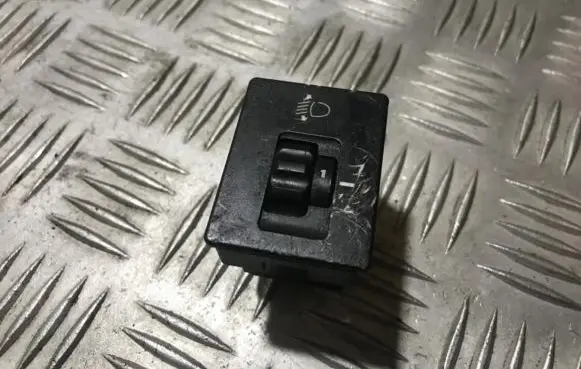Hyundai Accent Headlight level height control switch 9337023500 93370-23500