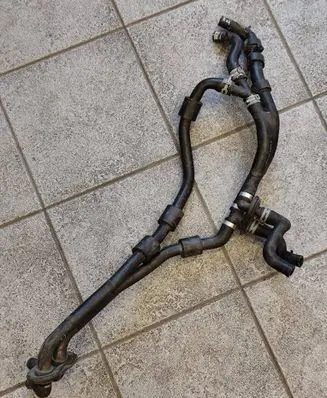 Audi Q7 4M Engine coolant pipe/hose 4M0265374R 4M0265374 4M0819373