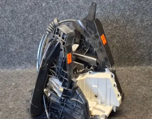 Mercedes-Benz B W245 Front door lock 1697202835 A1697600234