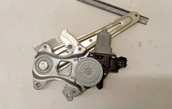Nissan Juke I F15 Rear window lifting mechanism without motor 106070