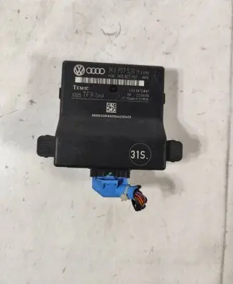 Volkswagen Golf V Gateway control module 1K0907530H 1K0907951