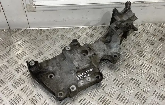 Mitsubishi Outlander Generator/alternator bracket 03G903143J