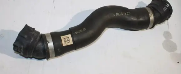 BMW 7 G11 G12 Engine coolant pipe/hose 8572906