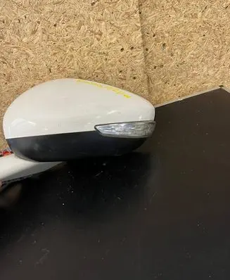 Ford Fiesta Front door electric wing mirror 121212