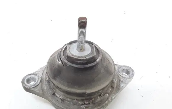 Audi A6 S6 C4 4A Engine mount bracket