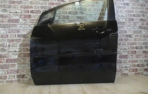 Mazda 5 Front door