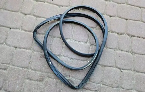 Opel Astra K Front door rubber seal 11TYS