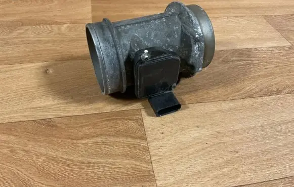 Audi A6 S6 C5 4B Mass air flow meter 059906461D AFH7025C