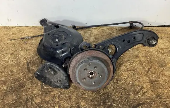 Rear wheel hub spindle/knuckle
