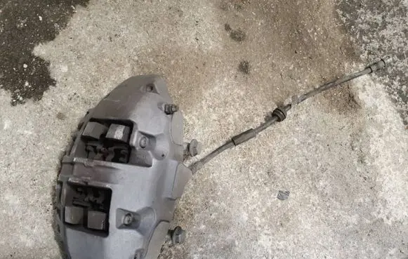 Mercedes-Benz GLC C254 Front brake caliper 20D18301