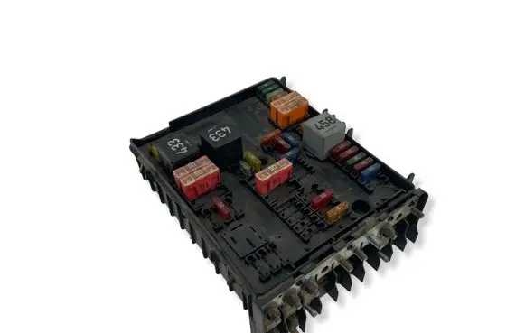 Volkswagen Touran I Fuse module 1K0937124H 0417404129E