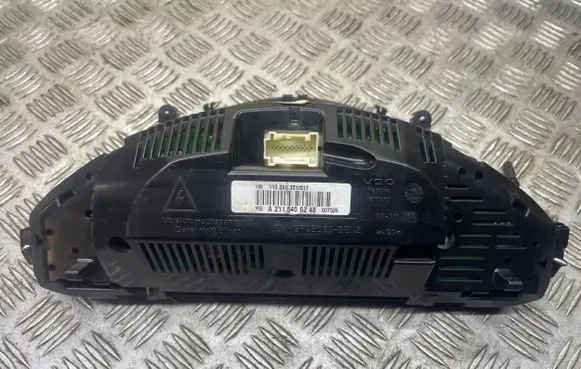 Mercedes-Benz E W211 Speedometer (instrument cluster) A2115406248 88311391 1100803510
