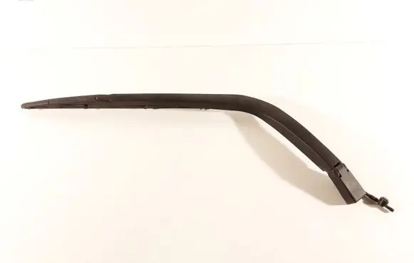 Rear wiper blade arm