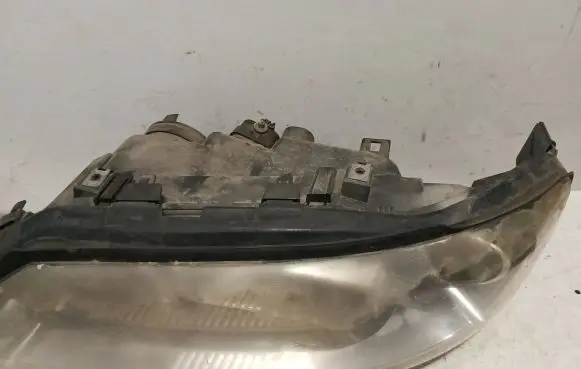 Volvo V70 Headlight/headlamp 30698835 89900331 2004V70